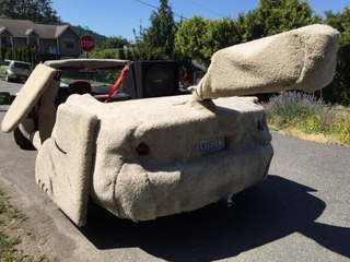 Illustration for article titled Now You Can Own The Drop-Top Dog Car Of Your Dumb And Dumber Dreams